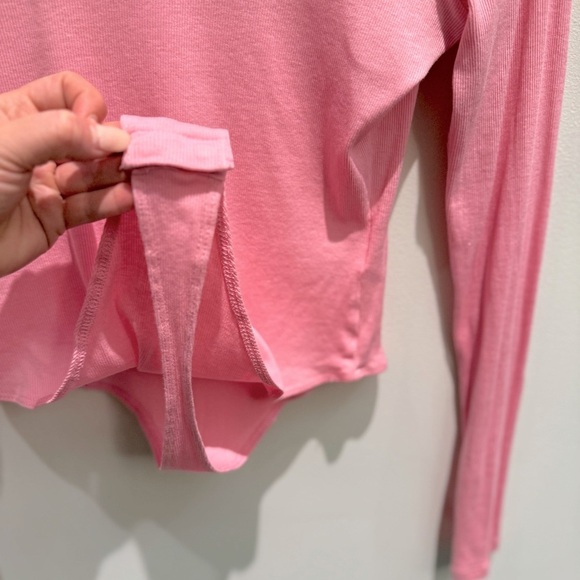 H&M - Soft Bubble Gum Pink Scoop Neck Bodysuit Size M - Picture 2 of 5